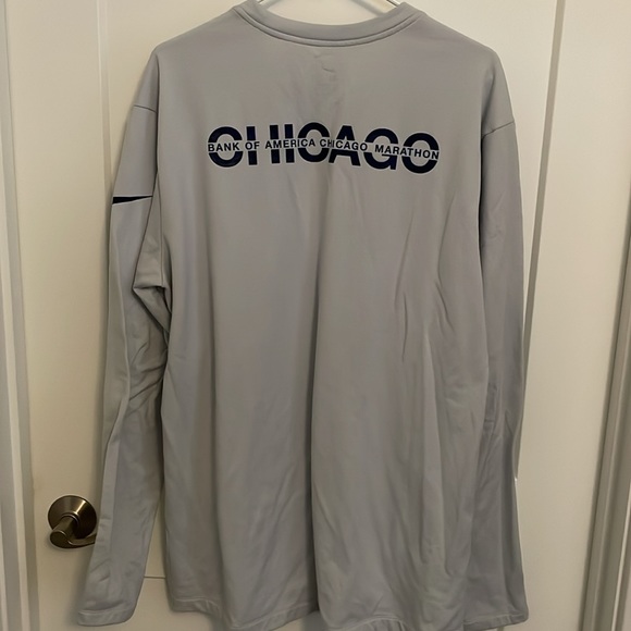 Nike running top - Picture 2 of 2